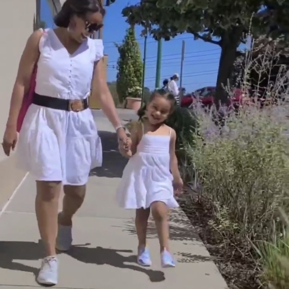 Mommy And Me white matching dresses - Picture 1 of 10